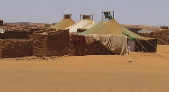 La exposición fotográfica plasma la vida en los capamentos de refugiados saharauis. (AYUNTAMIENTO DE IRUÑEA)