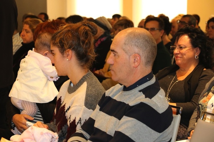 El encuentro de familias de acogida ha tenido lugar en Donostia. (@OrainGipuzkoa)