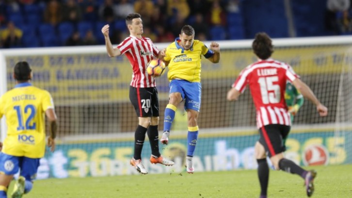 Aduriz fue expulsado por doble amarilla en Las Palmas. (@UDLP_Oficial)