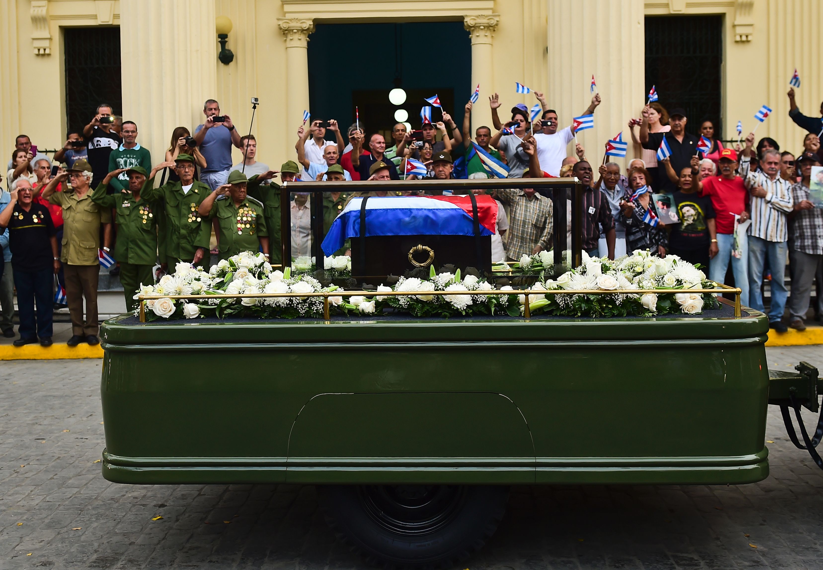 Los restos de Fidel Castro rumbo a Camag ey tras pasar la noche