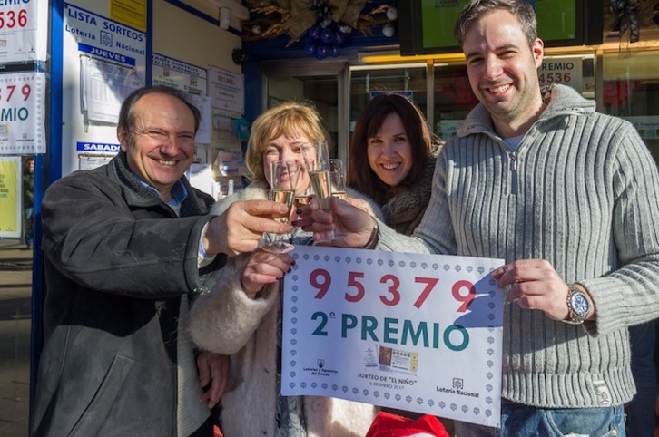 Administración de la calle Sancho el Sabio de Gasteiz, donde se ha vendido parte del segundo premio. (Juanan RUIZ/ARGAZKI PRESS)