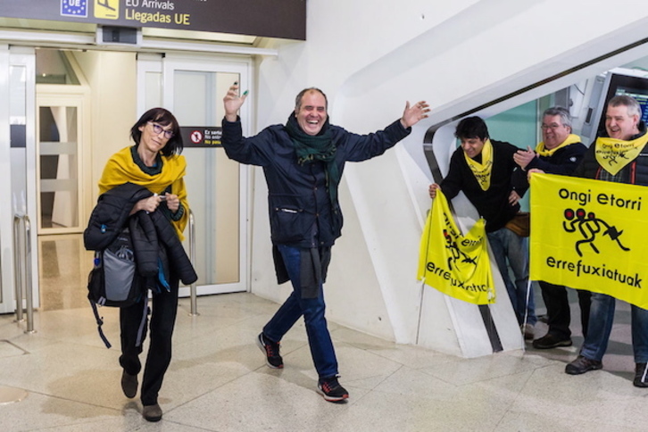 Huarte y Zuluaga, a su llegada a Loiu. (Aritz LOIOLA / ARGAZKI PRESS)