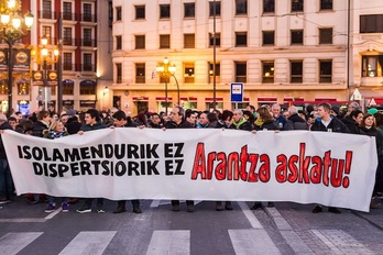 La marcha por Arantza Zulueta ha partido del Arenal y ha terminado en el Casco Viejo. (Aritz LOIOLA/ARGAZKI PRESS)