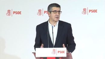 Patxi López, durante su comparecencia ante los medios. (NAIZ.EUS)