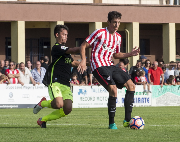 Vesga en un amistoso contra el Sporting en verano. (Monika DEL VALLE / FOKU)