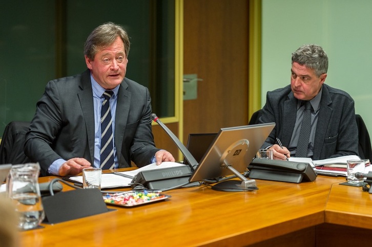 Bingen Zupiria eta Joxean Muñoz, Parlamentuan egin duten agerraldian. (Juanan RUIZ/ARGAZKI PRESS)