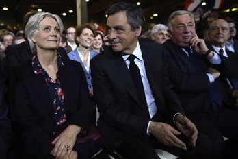 François y Penélope Fillon, en un acto durante la semana pasada. (Eric FEFERBERG / AFP)