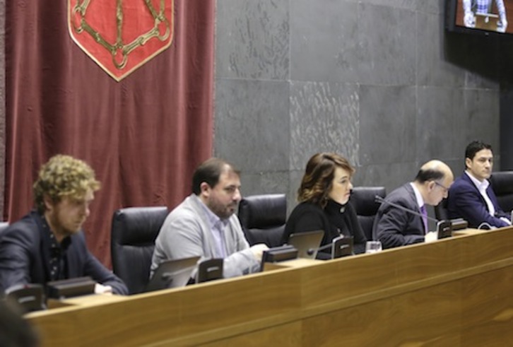 Un momento del pleno de la Cámara en el que se ha rechazado la moción sobre los nombres de las poblaciones navarras. (PARLAMENTO DE NAFARROA)