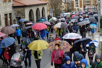 1.500 lagun inguru bildu dira Kilometroak Txikian. (NAIZ.EUS)