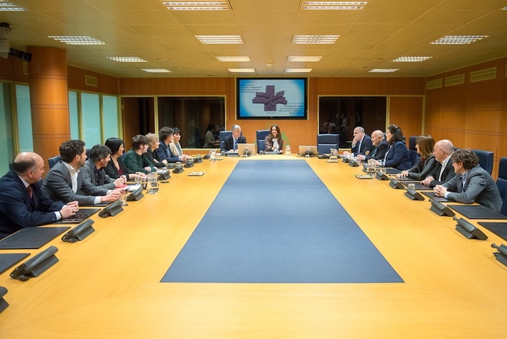 Augobernu Ponentzia osatzeko bilera egin dute alderdiek. (Juanan RUIZ/RUIZ)