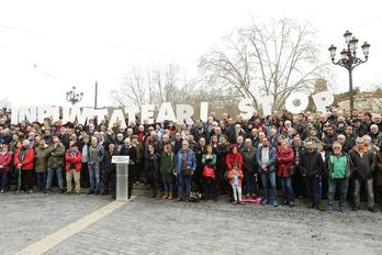 Ixone Fernández ha leído el comunicado en euskara. (Aritz LOIOLA/ARGAZKI PRESS)