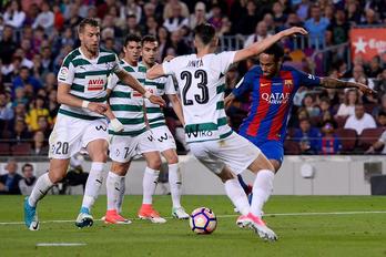 El Eibar ha acabado cayendo en el Camp Nou. (Josep LAGO/AFP)