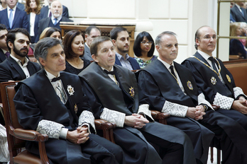 Manuel Moix, segundo por la izquierda, durante la ceremonia de su nombramiento como fiscal jefe Anticorrupción. (www.fiscal.es)