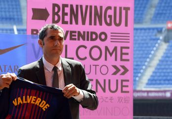 Valverde durante la presentación en Barcelona. (Lluis GENE / AFP)
