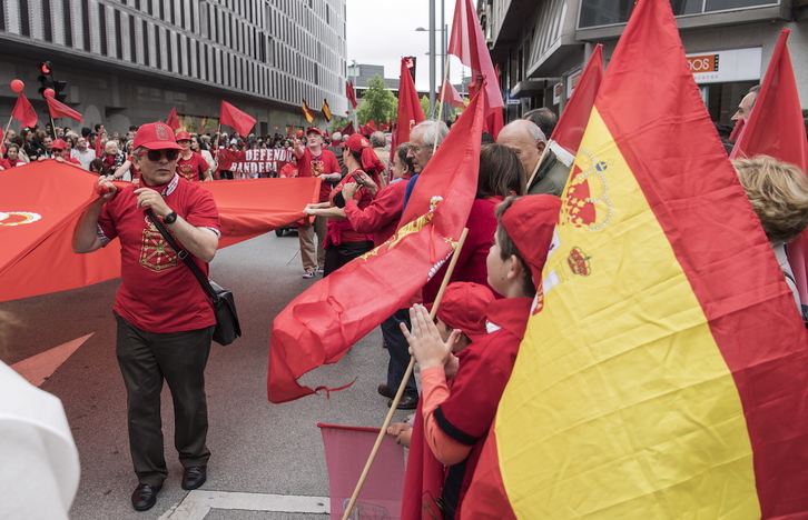 Imagen de la manifestación del año pasado en defensa de la bandera navarra. (Jagoba MANTEROLA/FOKU)