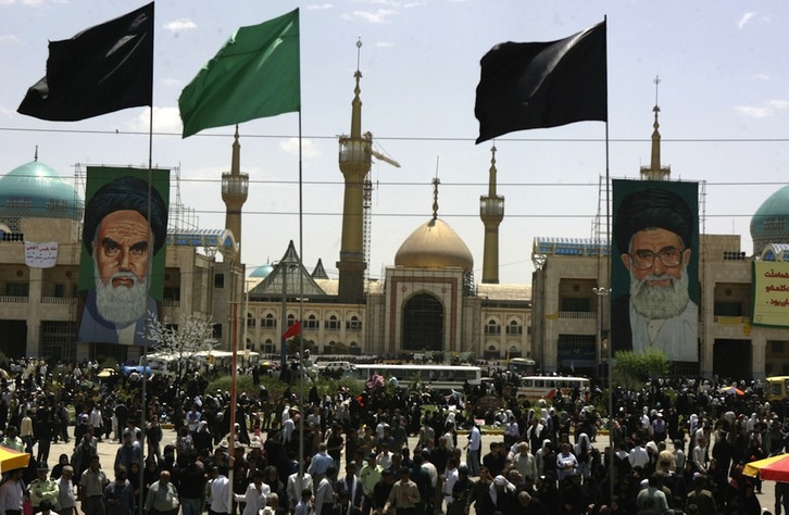 Imagen del mausoleo de Jomeini en una celebración de 2007. (Atta KENARE/AFP PHOTO)