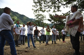 Miembros de las FARC, en una de las zonas veredales. (Raúl ARBOLEDA/AFP)