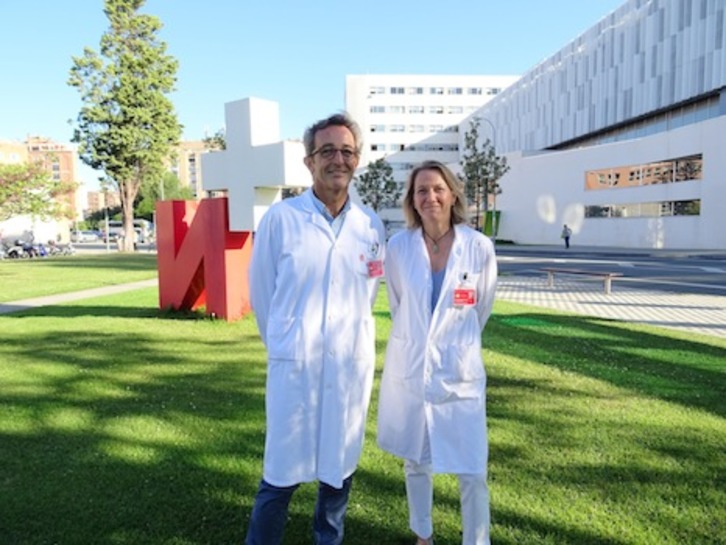 Iñigo Ruiz de Erenchun y María Uzcanga, especialistas de ORL del CHN. (GOBIERNO DE NAFARROA)