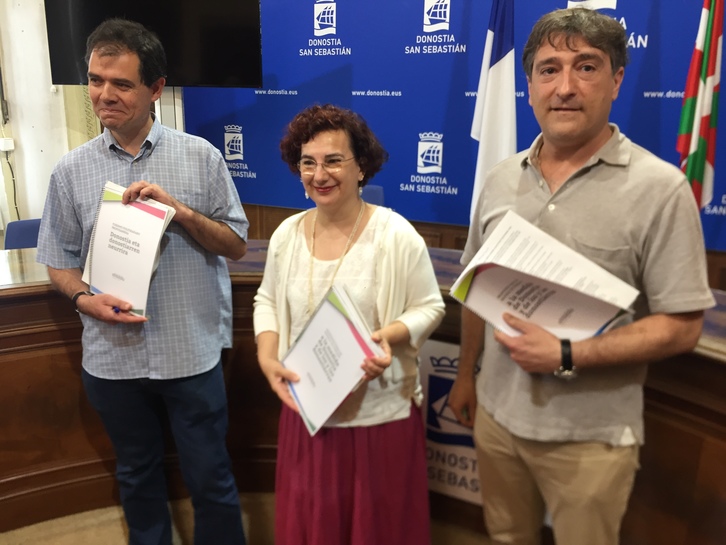 Los concejales Burutaran, Almirall y Ruiz. (EH Bildu Donostia)