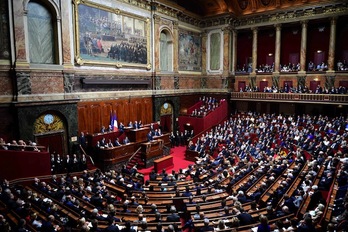 Macron ha intervenido en Versalles en una sesión conjunta de la Asamblea Nacional y el Senado. (Martin BUREAU/AFP PHOTO)
