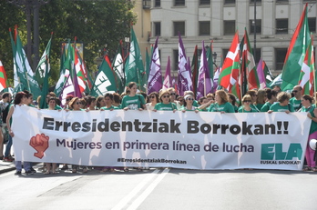Manifestación de las trabajadoras de residencias en huelga de Bizkaia en Bilbo. (ARGAZKI PRESS)
