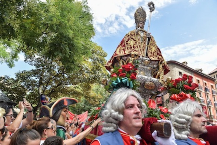 La procesión de San Fermín ha congregado a miles de iruindarras. (Idoia ZABALETA/ARGAZKI PRESS)