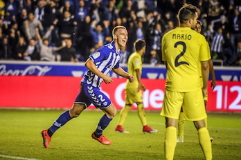 Rodrigo Elyu celebra el gol que anotó al Villarreal. (Jaizki FONTANEDA / ARGAZKI PRESS)