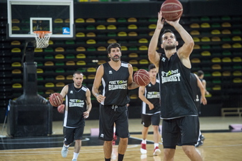 Presentación del Bilbao Basket. (Marisol RAMIREZ / ARGAZKI PRESS)