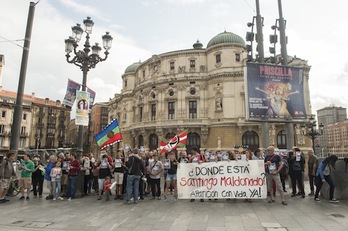 Concentración en Bilbo por la aparición con vida de Santiago Maldonado. (Monika DEL VALLE/ARGAZKI PRESS)