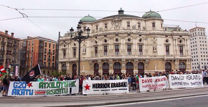 Protesta para reclamar la puesta en libertad de David Rincón. (@EcuadorEtxea)