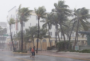 Los primeros efectos de Irma ya se notan en Florida. (Saul LOEB/AFP PHOTO)