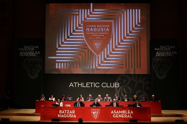 Asamblea del Athletic de la temporada pasada. (ARGAZKI PRESS)