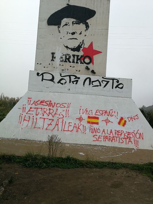 Pintadas contra el mural de Solabarria en Barakaldo.