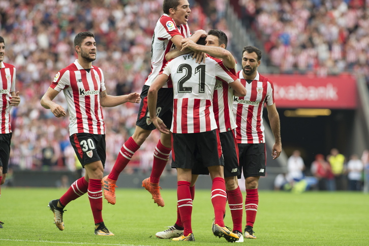 Vesga celebra el gol marcado ante el Sevilla. (Monika DEL VALLE / ARGAZKI PRESS)