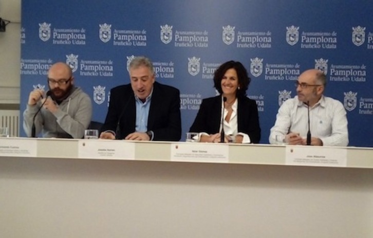 Cuenca, Asiron, Gomez y Abaurrea, en la presentación de la Ordenanza de Movilidad de Iruñea. (GEROA BAI)