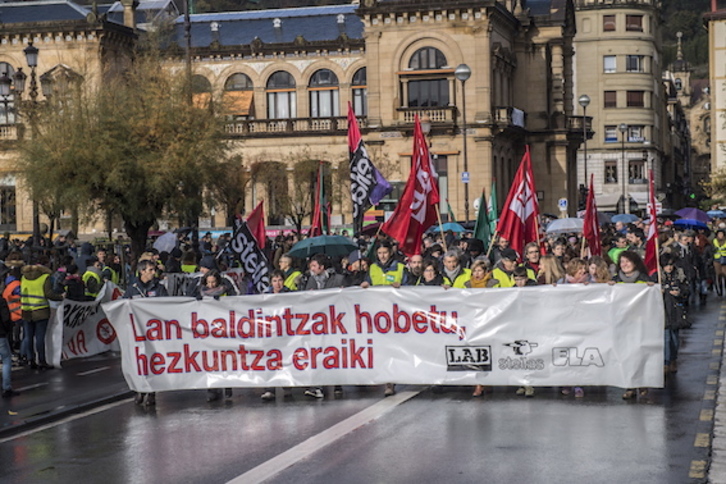 Hezkuntza publikoko langileek mobilizazio ugari egin dituzte azken hileotan. (Gorka RUBIO/FOKU)