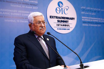 Mahmud Abbas, en su intervención en la cumbre de la OCI en Estambul. (Kayhan OZER/AFP) 