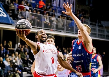 El partido entre Bilbao Basket y Andorra ha sido igualado y con alternativas para ambos. (BILBAO BASKET)
