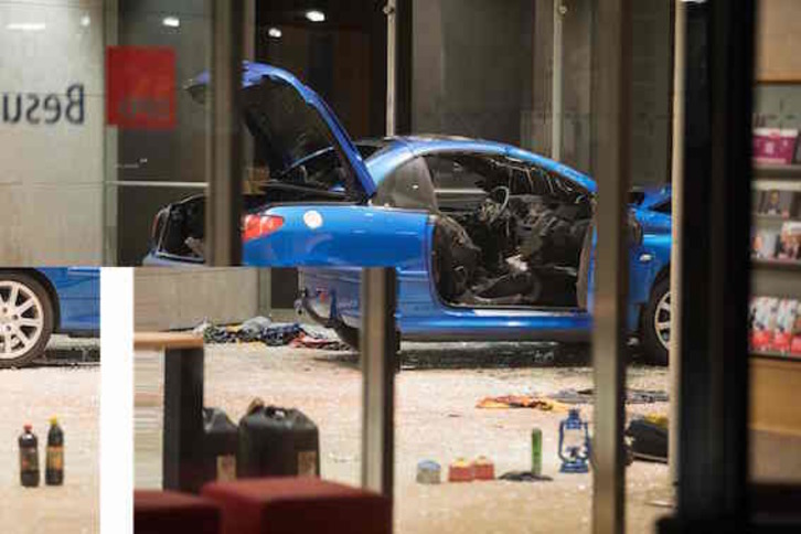 El vehículo, en el interior de la sede del SPD. (Odd ANDERSEN/AFP)