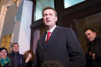 El líder opositor Alexei Navalni, a las puertas del CEC. (Dmitry SEREBRYAKOV/AFP)