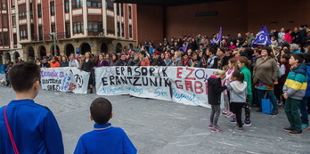 Imagen de la concentración de repulsa a la agresión sexual en Barakaldo. (Luis JAUREGIALTZO/ARGAZKI PRESS)