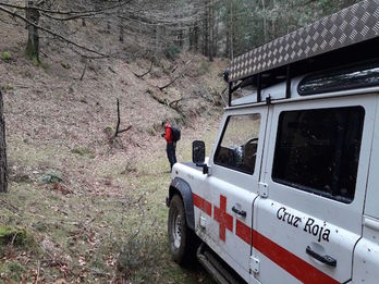Un vehículo de la Cruz Roja que participa en la búsqueda. (@CruzRojaAlava)
