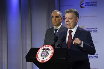 El presidente colombiano, Juan Manuel Santos, ha anunciado desde la Casa de Nariño el regreso de su equipo negociador. (AFP) 