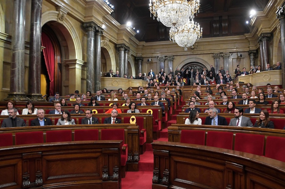 El Parlament, antes de comenzar la sesión. (Lluis GENE / AFP)