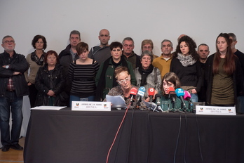 Comparecencia de los allegados de los jóvenes de Altsasu, hoy en Iruñea. (Iñigo URIZ/ARGAZKI PRESS)