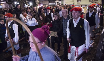 Acto de despedida a Jon Barcena en Berriz. (Luis JAUREGIALTZO / ARGAZKI PRESS)