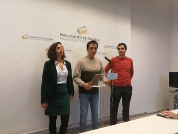 Laura Pérez, Carlos Couso y Rubén Velasco han comparecido tras la oficialización del cambio de portavoz. Faltaba Fanny Carrillo. (@MartxeloDiaz)