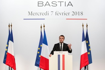 Macron ha comparecido en Bastia tras su reunión de ayer con las fuerzas corsas. (Benoit TESSIER / AFP)