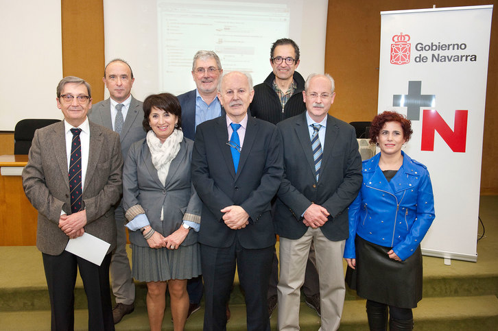 Participantes en el acto para celebrar los 30 años de Cirugía Cardiaca en el CHN. (GOBIERNO DE NAFARROA)