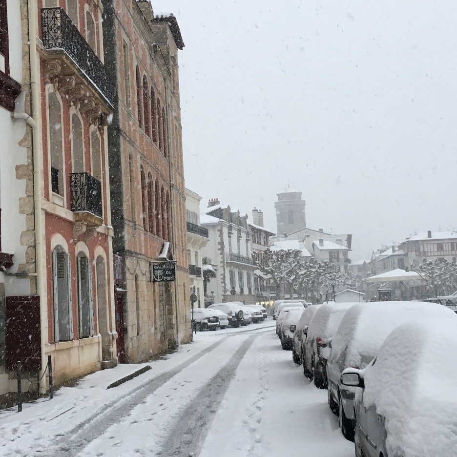 La neige est apparue aussi à Saint-Jean-de-Luz et Ciboure. ©Goizeder Taberna